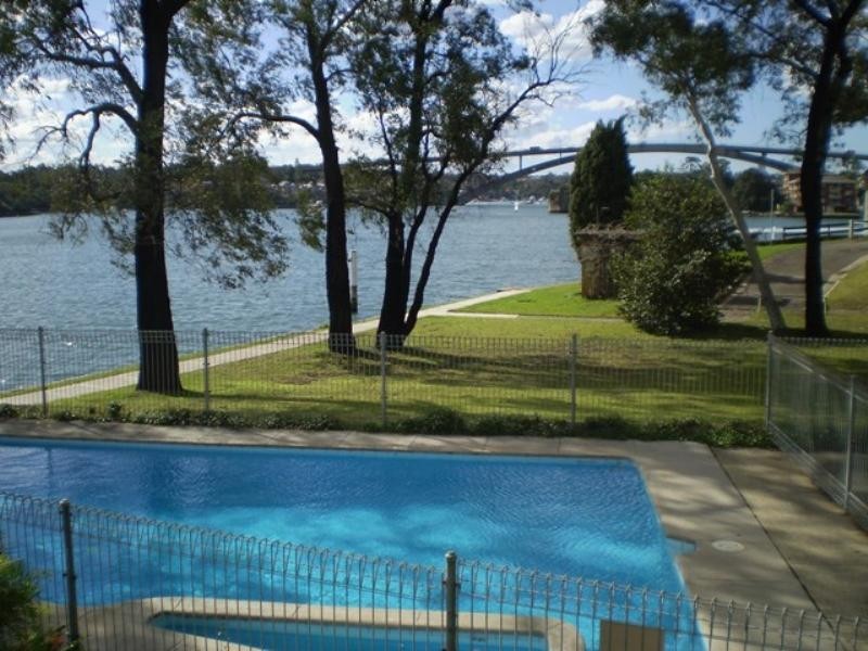 11/13 BORTFIELD Drive, Chiswick NSW 2046