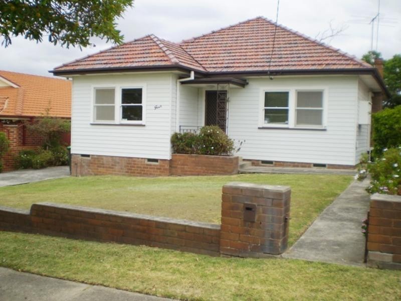 4 Brays Road, Concord NSW 2137