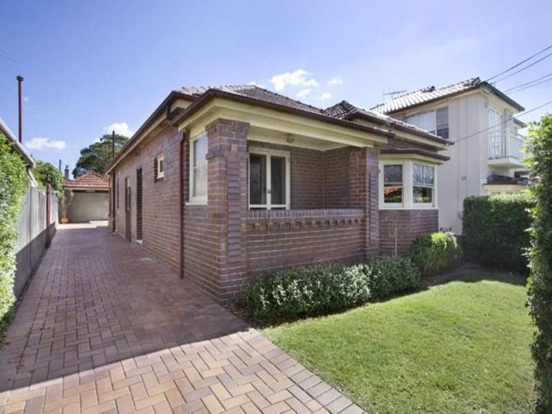 35 Duke Avenue, Rodd Point NSW 2046