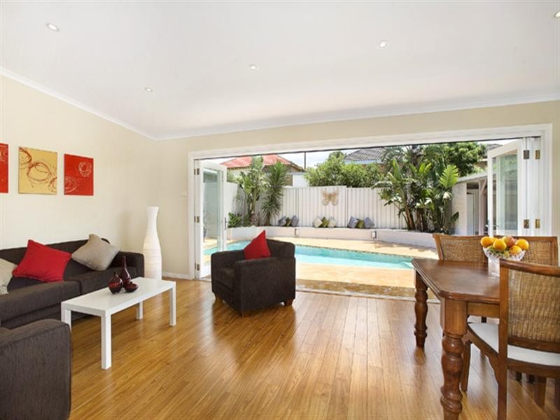 336 Lyons Road, Russell Lea NSW 2046