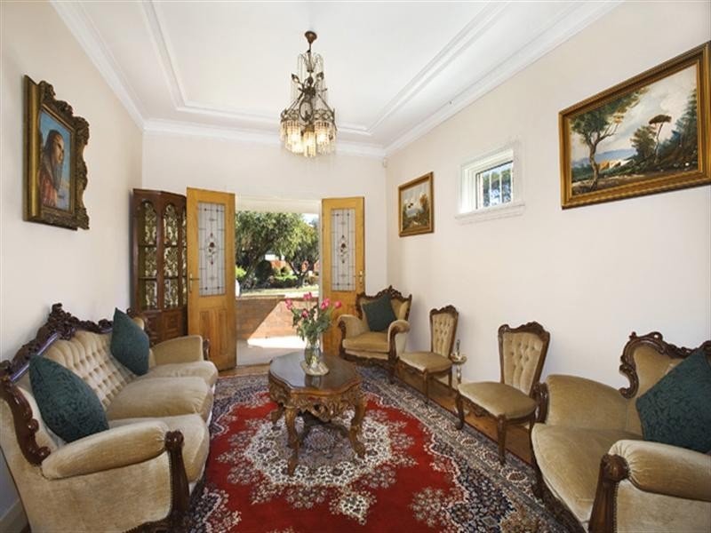 6 Brisbane Avenue, Rodd Point NSW 2046