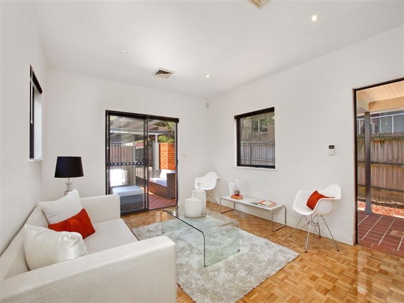 2/15a Cambridge Road, Drummoyne NSW 2047