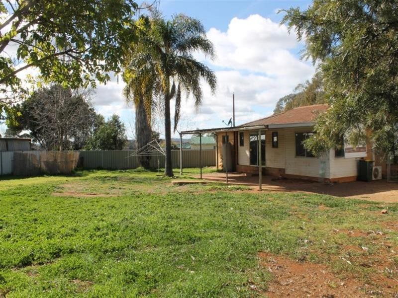 27 Cooinda Crescent, Dubbo NSW 2830
