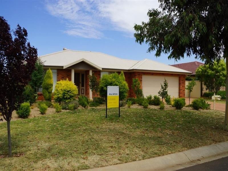 10 William Farrer Drive, Dubbo NSW 2830