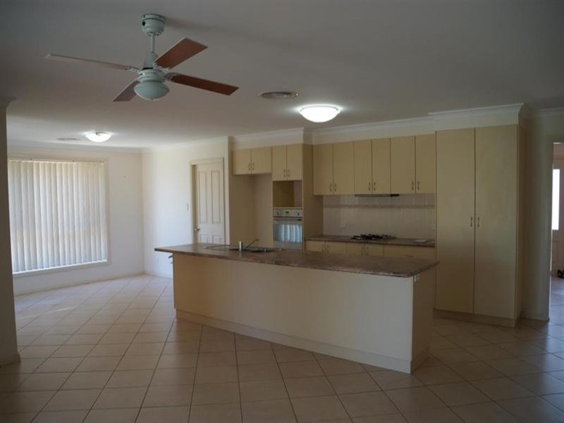 10 William Farrer Drive, Dubbo NSW 2830