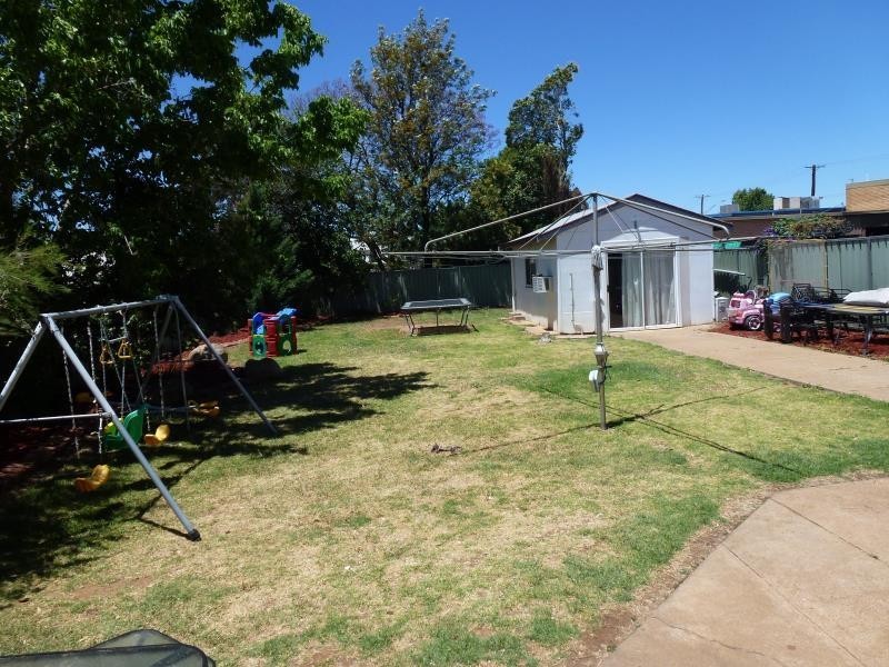 64 Gipps Street, Dubbo NSW 2830