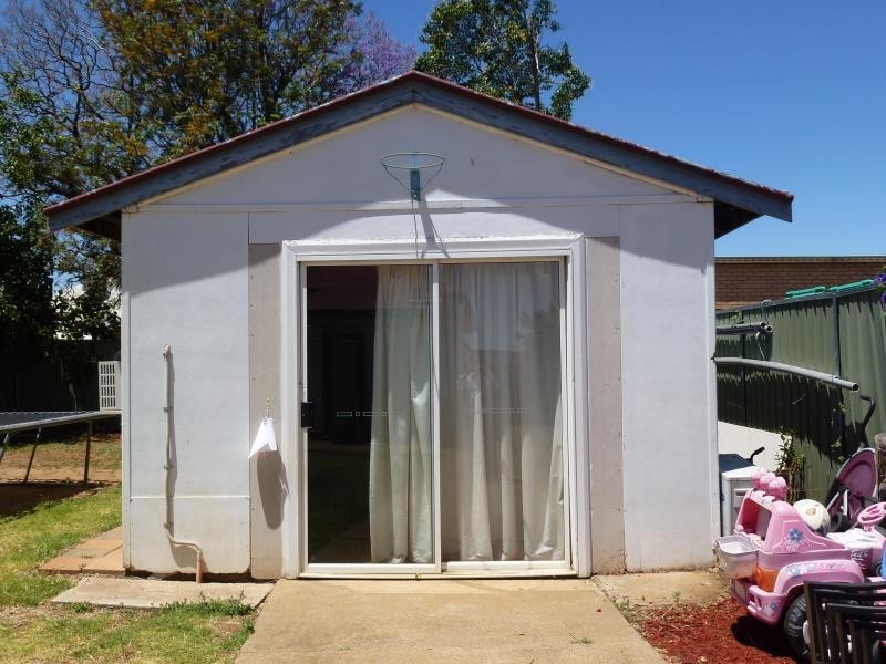 64 Gipps Street, Dubbo NSW 2830