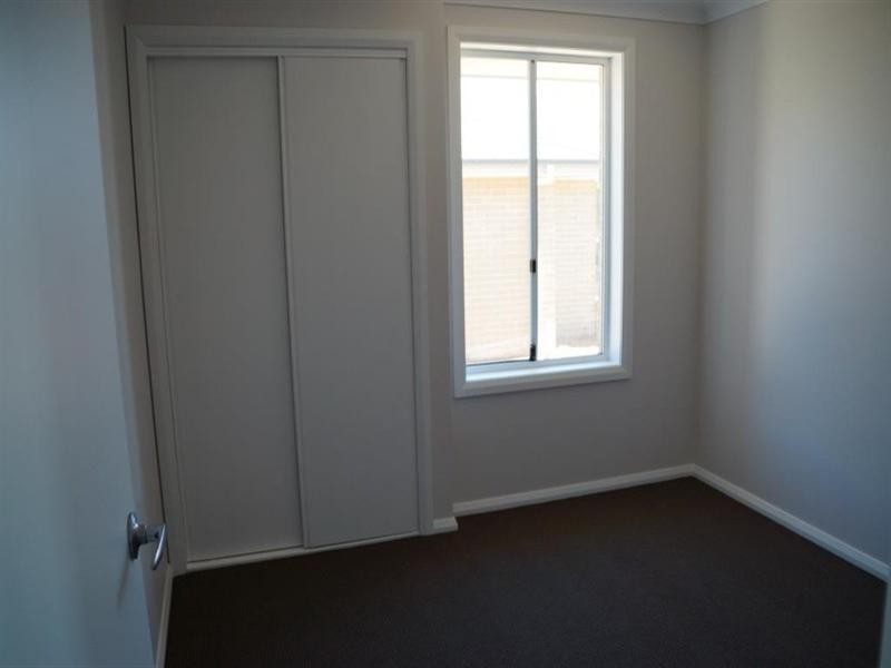 8 Dalbeattie Crescent, Dubbo NSW 2830