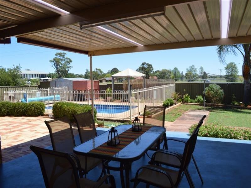 106 Twickenham Drive, Dubbo NSW 2830
