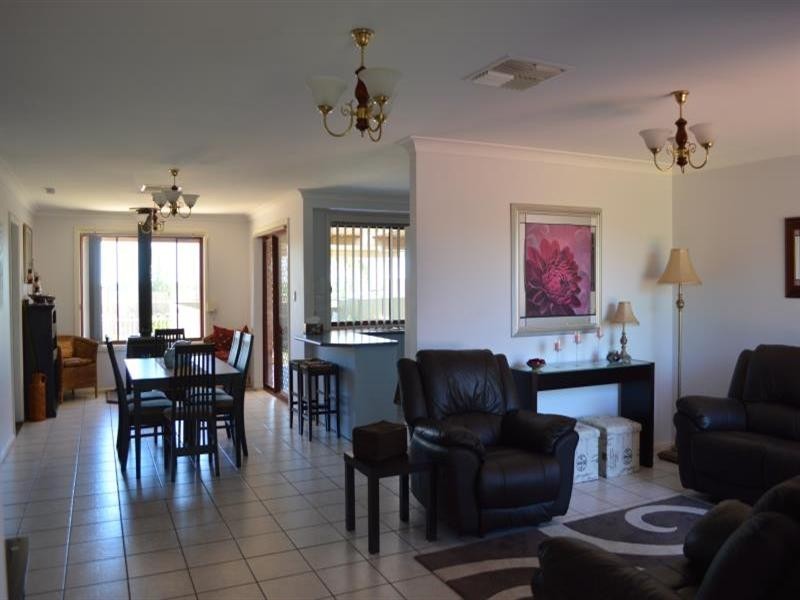 106 Twickenham Drive, Dubbo NSW 2830