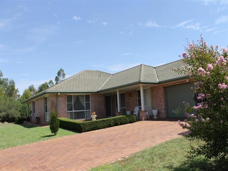 13 Willowbend Way, Dubbo NSW 2830