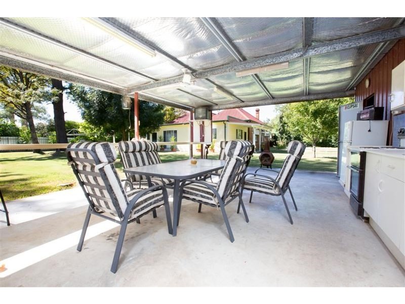 4 Warne Street, Wellington NSW 2820