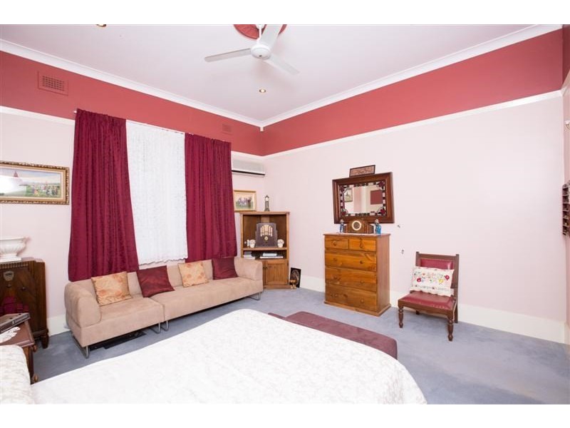 4 Warne Street, Wellington NSW 2820