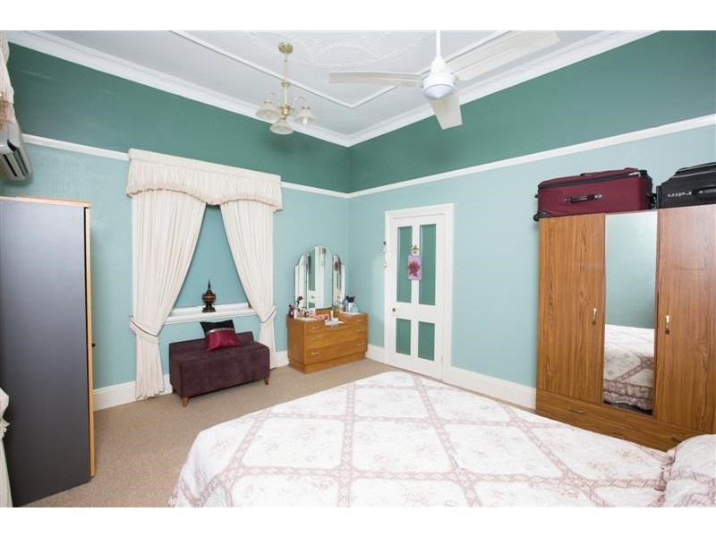 4 Warne Street, Wellington NSW 2820