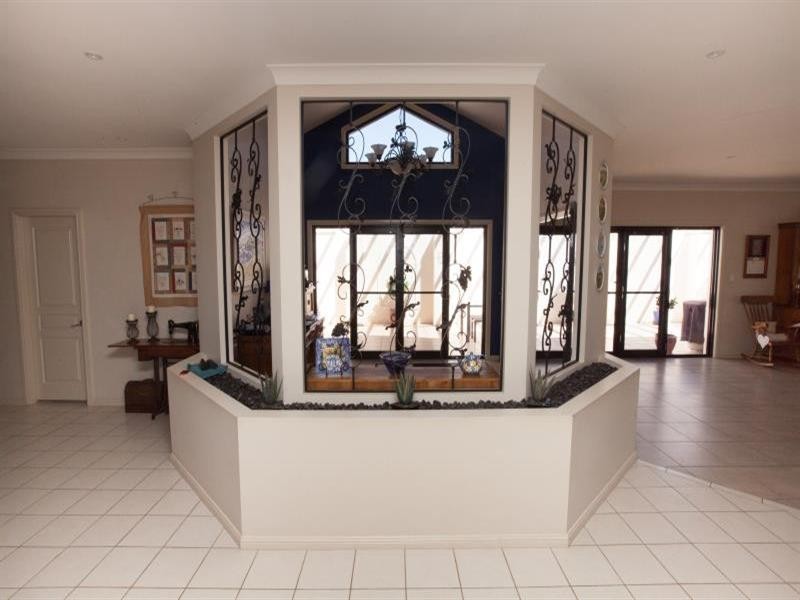 24 Lakeside Circuit, Dubbo NSW 2830