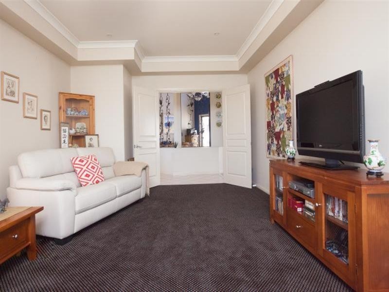 24 Lakeside Circuit, Dubbo NSW 2830