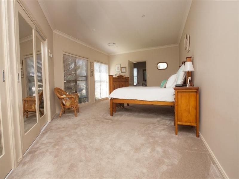 24 Lakeside Circuit, Dubbo NSW 2830