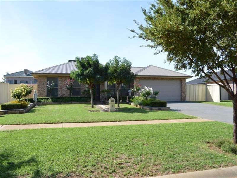 13 Keswick Parkway, Dubbo NSW 2830