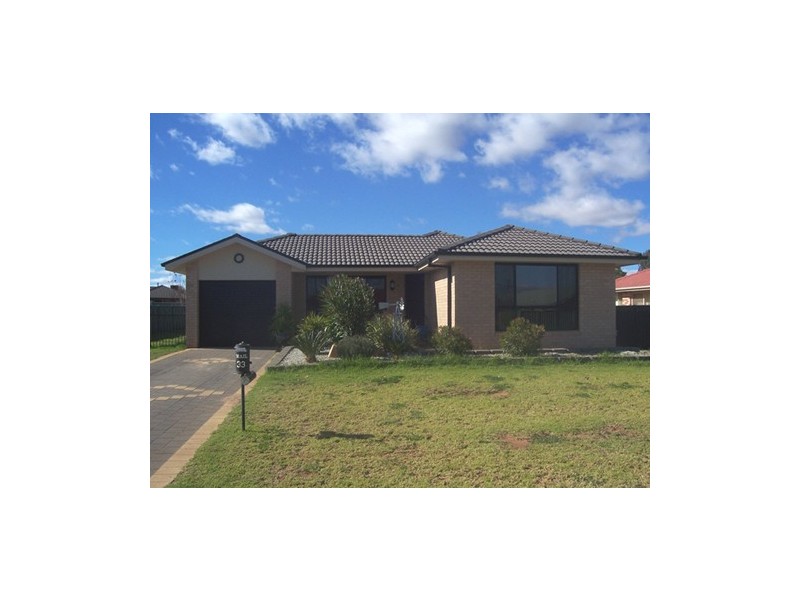 33 Doncaster Avenue, Dubbo NSW 2830