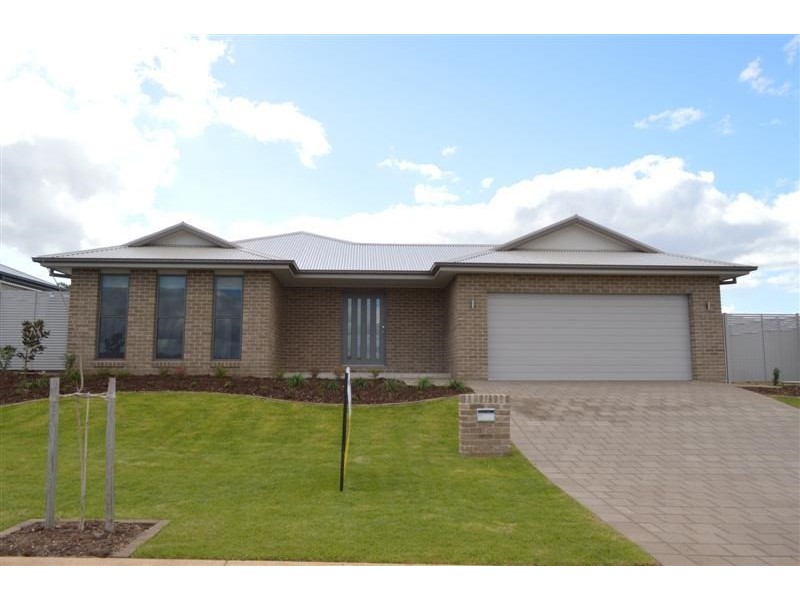 16 Lilydale Terrace, Dubbo NSW 2830