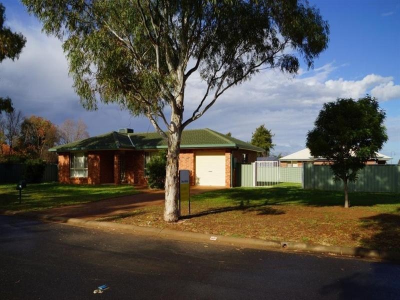 15 Page Avenue, Dubbo NSW 2830