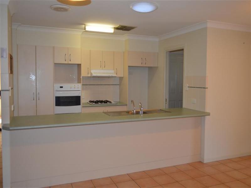 13 Lancaster Park Place, Dubbo NSW 2830