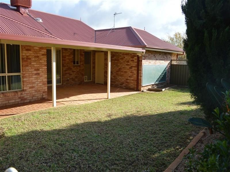 13 Lancaster Park Place, Dubbo NSW 2830