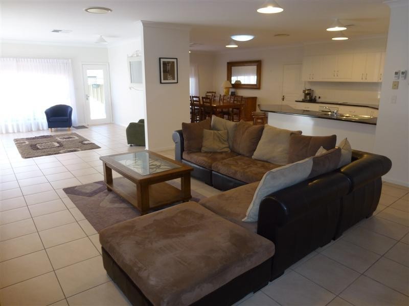 8 Lachlan Way, Dubbo NSW 2830