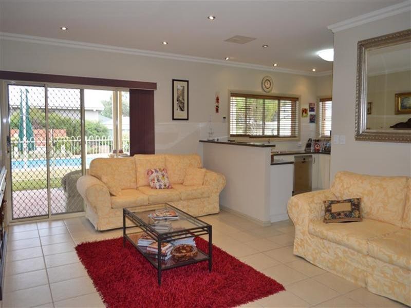 12 Carnoustie Drive, Dubbo NSW 2830