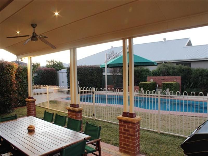 12 Carnoustie Drive, Dubbo NSW 2830