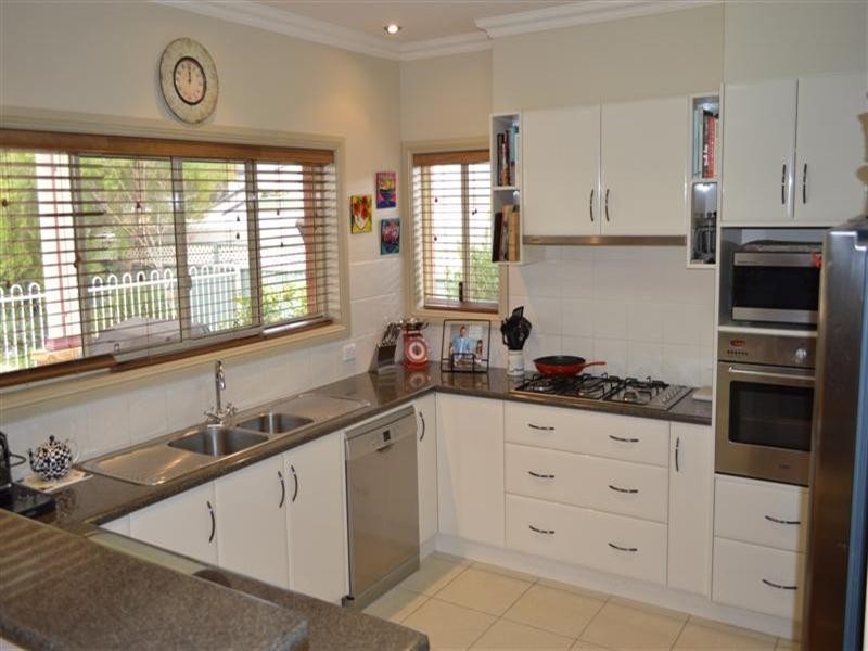 12 Carnoustie Drive, Dubbo NSW 2830