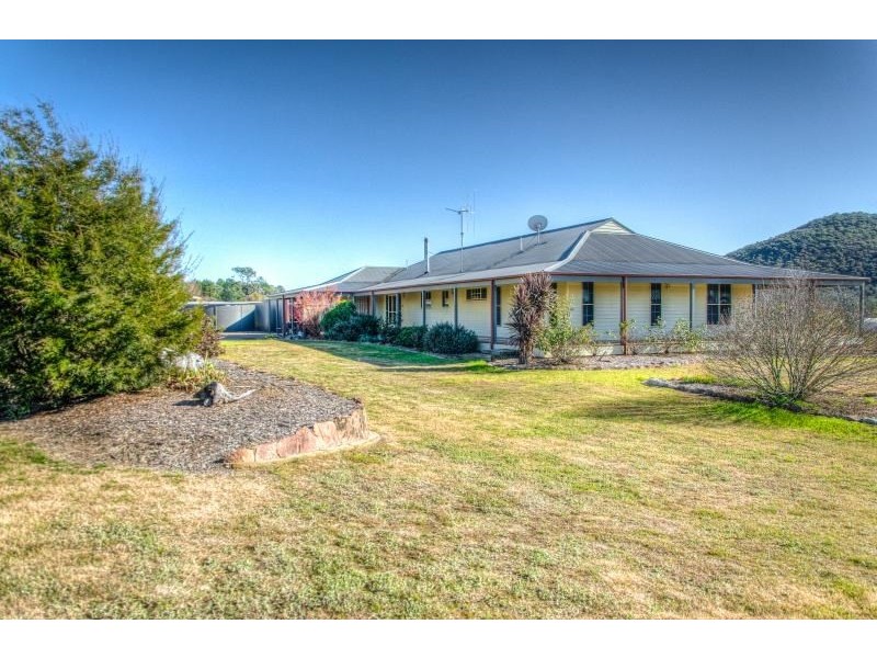 ‘Halcyon’ Renshaw McGirr Way, Yeoval NSW 2868