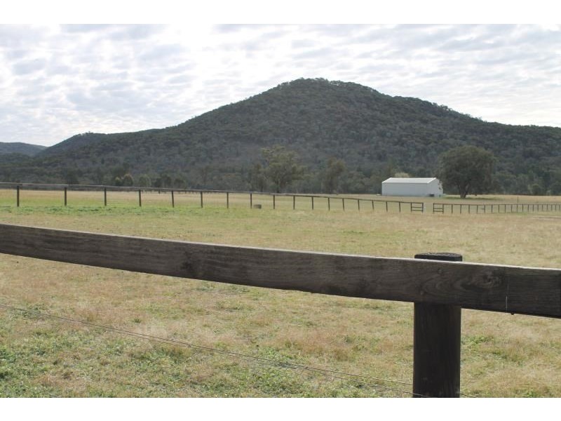 ‘Halcyon’ Renshaw McGirr Way, Yeoval NSW 2868