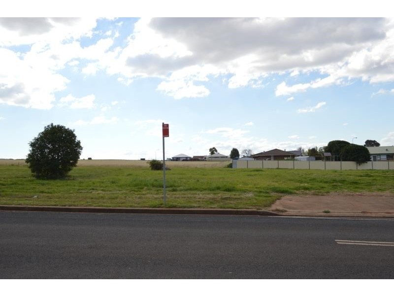 69 Linda Drive, Dubbo NSW 2830