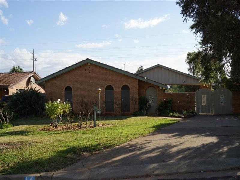 14 Sturt Circle, Dubbo NSW 2830