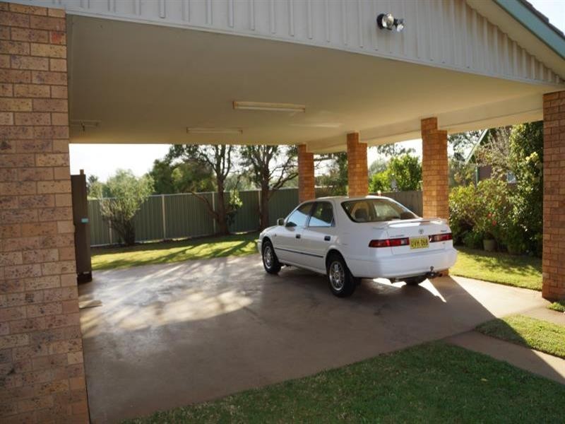 14 Sturt Circle, Dubbo NSW 2830