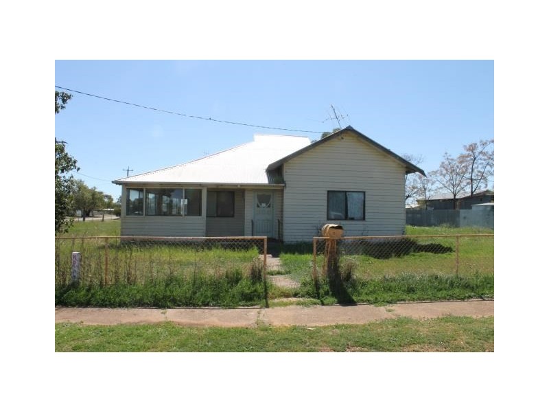 16 Haylock Street, Tullamore NSW 2874