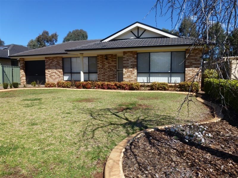 17 Namoi Crescent, Dubbo NSW 2830