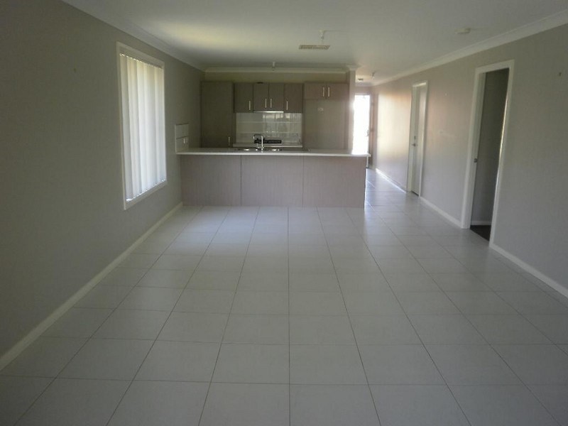 7 Glenshee Close, Dubbo NSW 2830