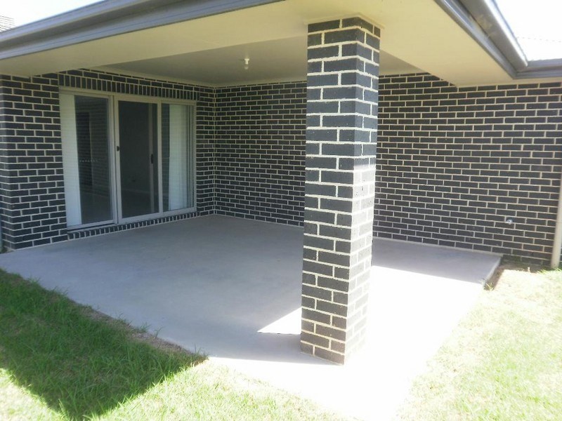 7 Glenshee Close, Dubbo NSW 2830