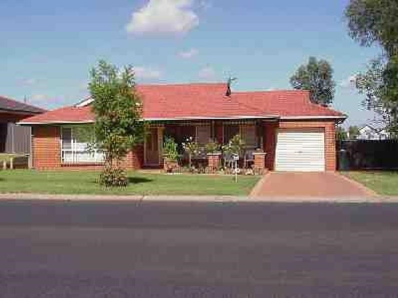 99 Websdale Drive, Dubbo NSW 2830