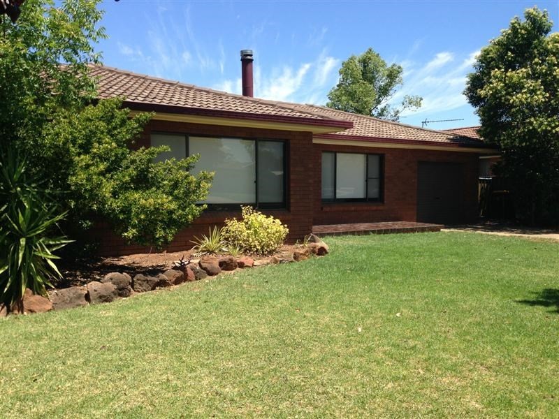 4 Kent Place, Dubbo NSW 2830