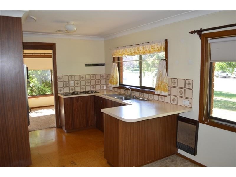4 Kent Place, Dubbo NSW 2830