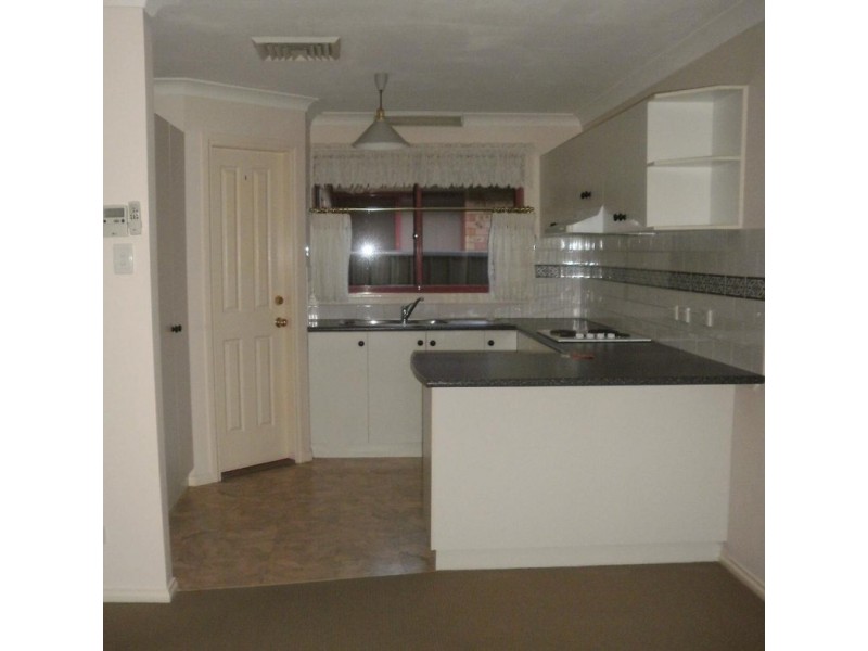 1/6-8 Sturt Circle, Dubbo NSW 2830