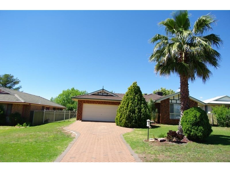 14 Catchpole Close, Dubbo NSW 2830