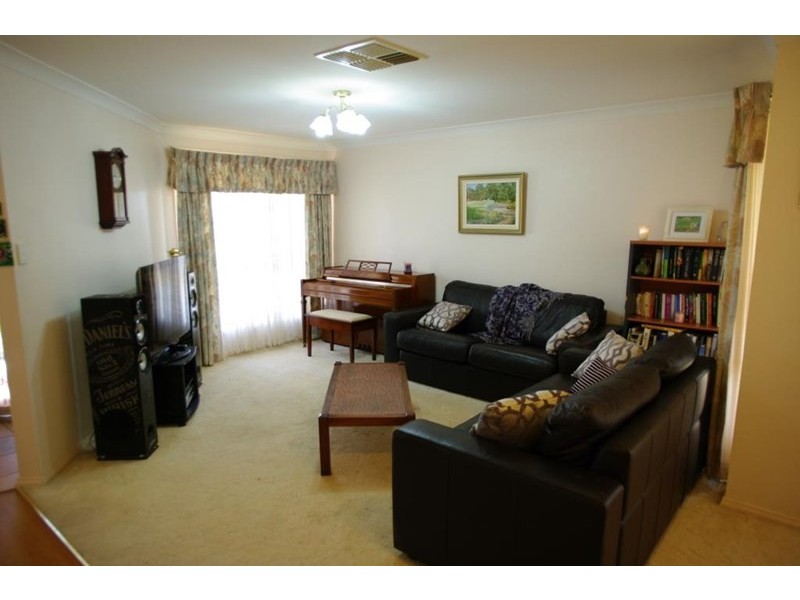 14 Catchpole Close, Dubbo NSW 2830