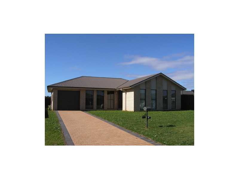 16 Arthur Summons Street, Dubbo NSW 2830