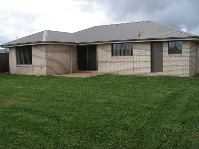 16 Arthur Summons Street, Dubbo NSW 2830