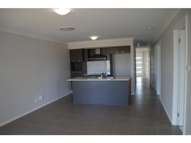 8 Dalbeattie Crescent, Dubbo NSW 2830