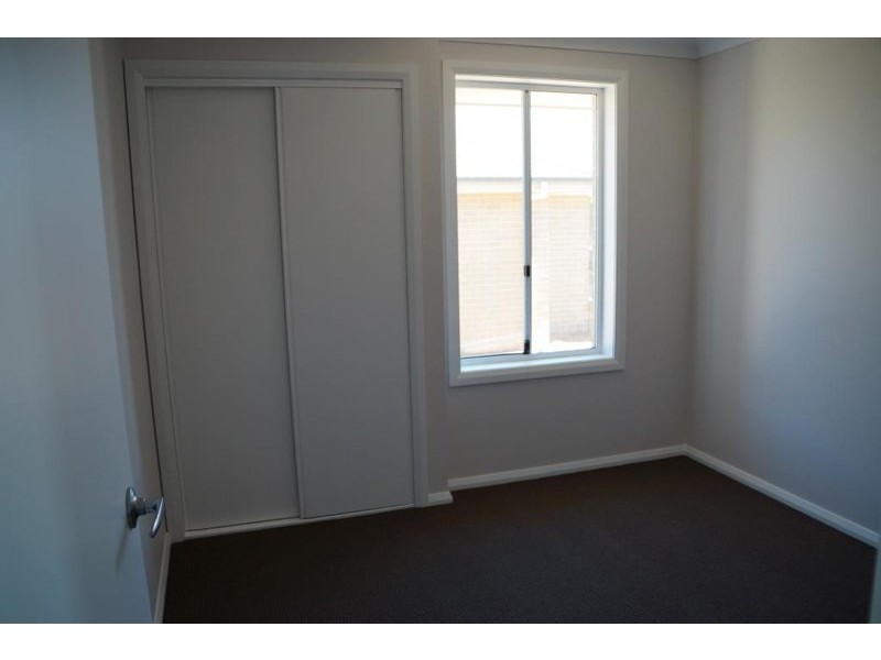 8 Dalbeattie Crescent, Dubbo NSW 2830
